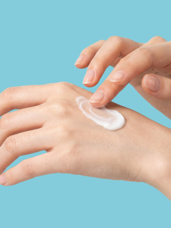 Moisturizer for normal to combination skin. Provides an immediate cooling sensation