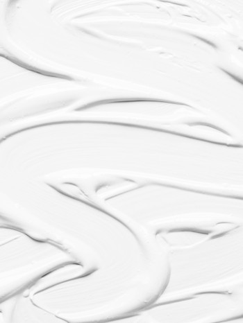 A 4-in-1 treatment that reduces blemishes and unclogs pores