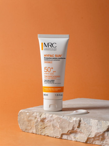 Très haute protection contre les UVA et les UVB, la protection solaire HYFAC SUN vous protège en toute sécurité du soleil